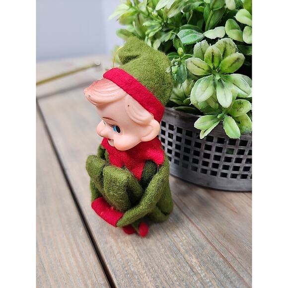 Vintage Elf Knee Hugger Pixie Figure Sakai & Co Ltd Japan Red Green 4" - Picture 2 of 5